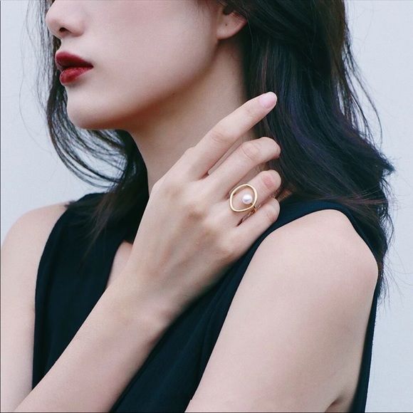 3/$30 DELICATE GOLD PEARL ROUND RING SIZE 6 - Picture 7 of 8